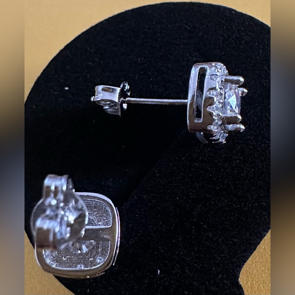 Earrings - Picture 4 of 5